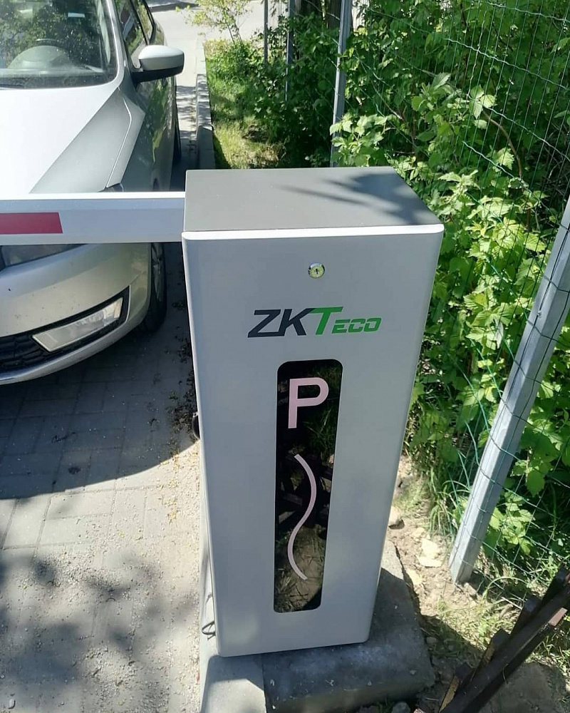 Установка шлагбаума от ZKteco с телескопической стрелой